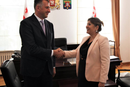 Посланик Иванова разговаря с председателя на правителството на автономна република Аджара